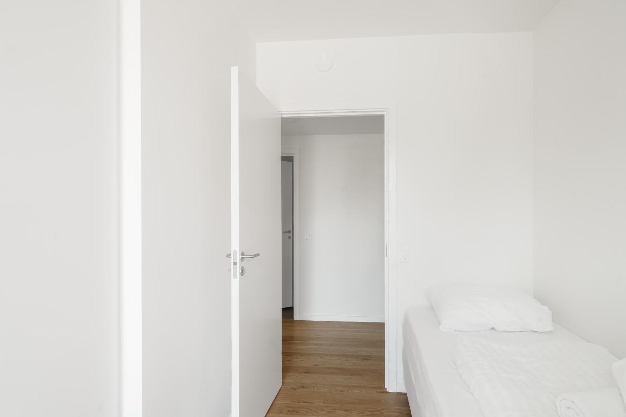 Fantastic 2-bed With Balcony